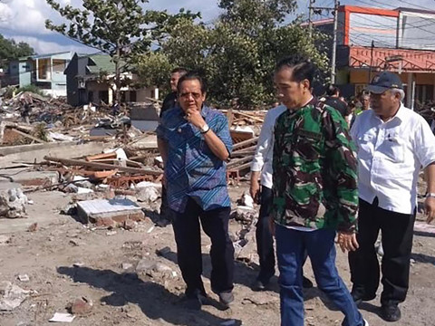 Số nạn nhân động đất, sóng thần ở Indonesia tăng chóng mặt