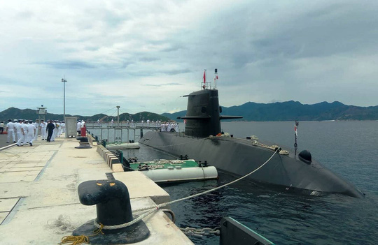 Tàu ngầm Nhật Bản thăm cảng Cam Ranh