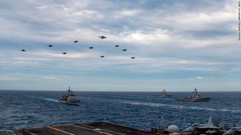 Hai nhóm tàu chiến Mỹ tác chiến ở Biển Đông