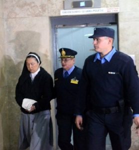 Argentina: 5 linh mục thay nhau lạm dụng tình dục các thiếu nữ khiếm thính bị đền tội