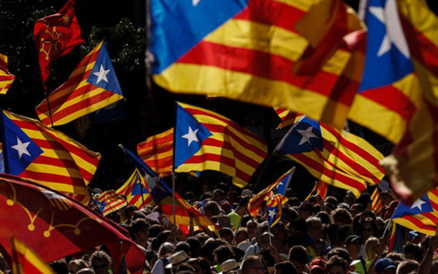 Catalonia sắp tuyên bố độc lập, phe phản đối mạnh lên từng ngày