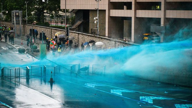Đụng độ dữ dội tại Hồng Kông
