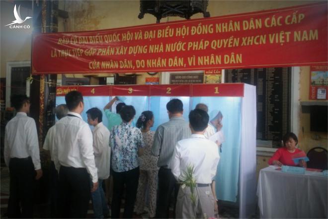 Tiến trình bầu cử ngược hay tư duy của những kẻ chống phá có vấn đề? Tiến trình bầu cử ngược hay tư duy của những kẻ chống phá có vấn đề?