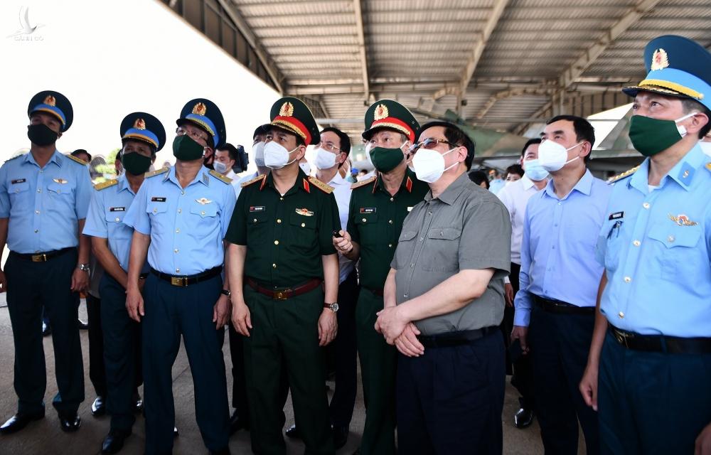 Thủ tướng Phạm Minh Chính thăm sân bay Biên Hòa