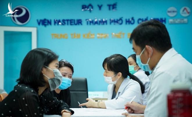 GS Oxford: Không nên so sánh hiệu quả vaccine, hãy tiêm khi có thể GS Oxford: Không nên so sánh hiệu quả vaccine, hãy tiêm khi có thể