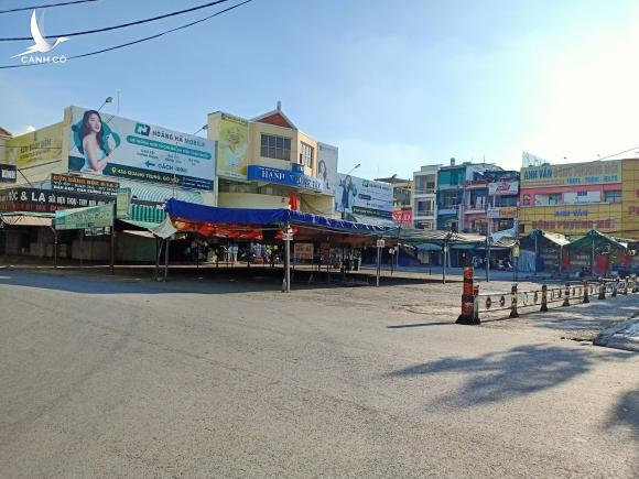 Người bán vé số, bán hàng rong cũng được hưởng gói hỗ trợ 886 tỷ của TP.HCM Người bán vé số, bán hàng rong cũng được hưởng gói hỗ trợ 886 tỷ của TP.HCM