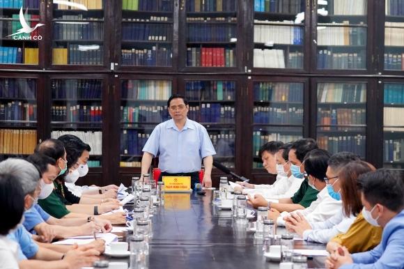 Thủ tướng Phạm Minh Chính: Chậm nhất tháng 6/2022, phải có vaccine COVID-19 sản xuất trong nước Thủ tướng Phạm Minh Chính: Chậm nhất tháng 6/2022, phải có vaccine COVID-19 sản xuất trong nước