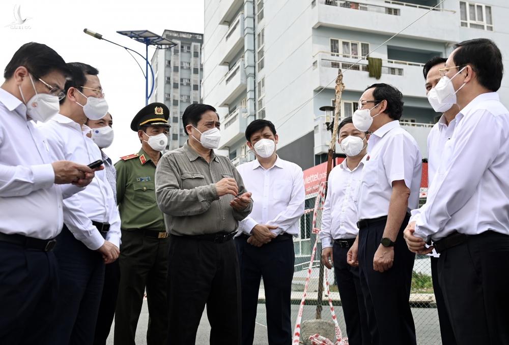 Thủ tướng Phạm Minh Chính kiểm tra và chỉ đạo công tác chống dịch tại TP.HCM Thủ tướng Phạm Minh Chính kiểm tra và chỉ đạo công tác chống dịch tại TP.HCM