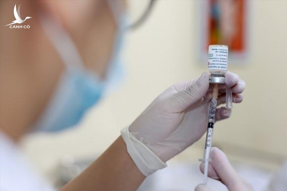 Việt Nam có nguy cơ đối mặt nạn buôn bán và làm giả vắc xin Covid-19 Việt Nam có nguy cơ đối mặt nạn buôn bán và làm giả vắc xin Covid-19