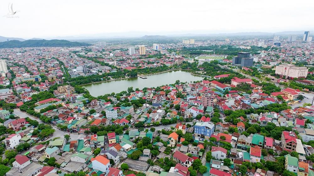 Vinh giãn cách xã hội toàn thành phố từ 0h ngày 17/6 Vinh giãn cách xã hội toàn thành phố từ 0h ngày 17/6