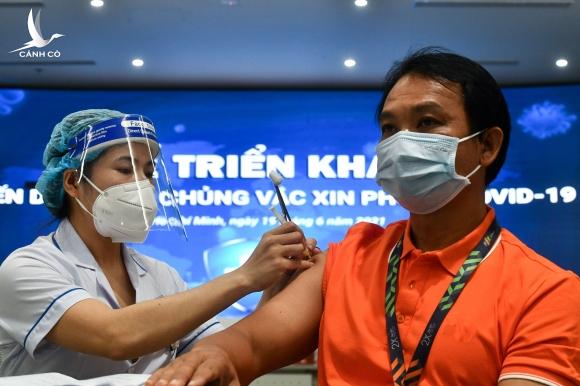 Bộ Y tế: Cố gắng cuối tháng 8, phân bổ cho TP.HCM 5 triệu liều vaccine Bộ Y tế: Cố gắng cuối tháng 8, phân bổ cho TP.HCM 5 triệu liều vaccine