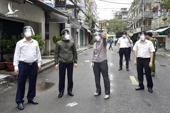 Phó Thủ tướng Vũ Đức Đam: Tập huấn cho dân tự lấy mẫu xét nghiệm nhanh Phó Thủ tướng Vũ Đức Đam: Tập huấn cho dân tự lấy mẫu xét nghiệm nhanh