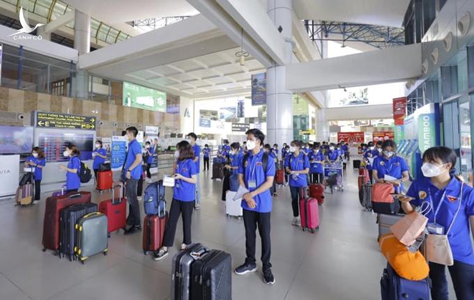 239 thầy trò Học viện Y Dược học cổ truyền Việt Nam lên đường chi viện TP.HCM 239 thầy trò Học viện Y Dược học cổ truyền Việt Nam lên đường chi viện TP.HCM