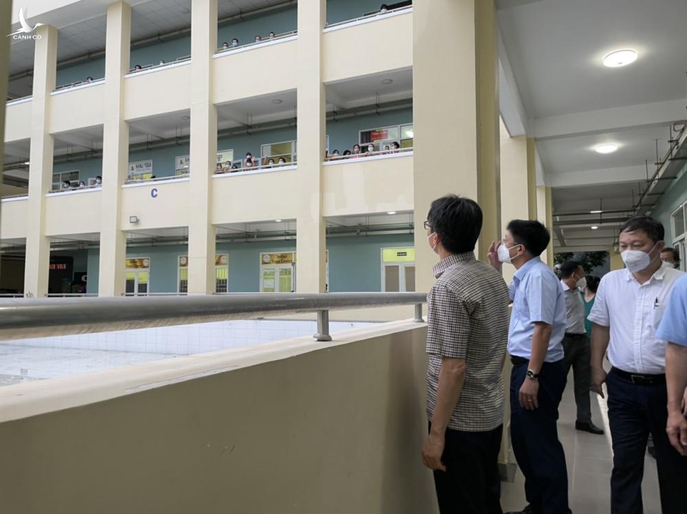 PTT Vũ Đức Đam: TP.HCM giãn cách xã hội nhưng xe vẫn đổ ra đường ầm ầm PTT Vũ Đức Đam: TP.HCM giãn cách xã hội nhưng xe vẫn đổ ra đường ầm ầm