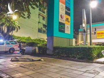 Cận cảnh nhiều người dân Thái Lan gục chết ngay trên đường vì Covid-19 Cận cảnh nhiều người dân Thái Lan gục chết ngay trên đường vì Covid-19