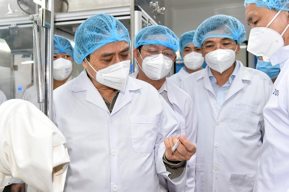 Việt Nam cố gắng có ít nhất 1 vaccine COVID-19 thành công trong năm 2021