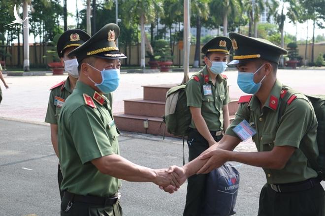 Bộ Công an chi viện 150 học viên hỗ trợ Bình Dương, Long An phòng, chống dịch Bộ Công an chi viện 150 học viên hỗ trợ Bình Dương, Long An phòng, chống dịch