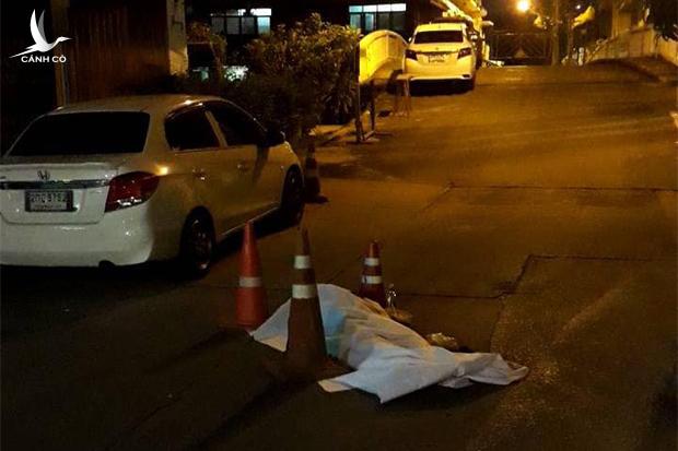 Cận cảnh nhiều người dân Thái Lan gục chết ngay trên đường vì Covid-19 Cận cảnh nhiều người dân Thái Lan gục chết ngay trên đường vì Covid-19