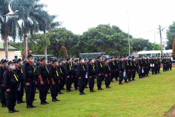 Bộ Công an điều thêm hàng trăm cảnh sát vào các tỉnh phía nam