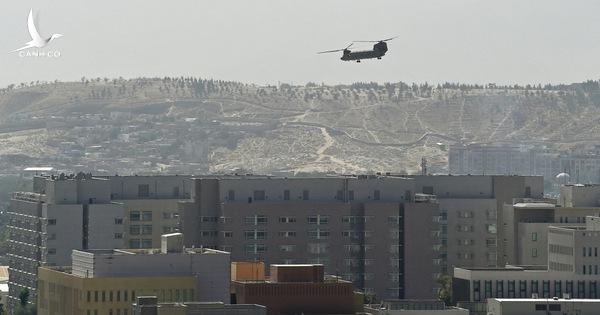 RIA: Tổng thống Afghanistan ra nước ngoài với trực thăng đầy tiền
