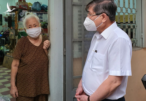 Chủ tịch Nguyễn Thành Phong cảm ơn người dân tự nguyện bảo vệ ‘vùng xanh’ Chủ tịch Nguyễn Thành Phong cảm ơn người dân tự nguyện bảo vệ ‘vùng xanh’