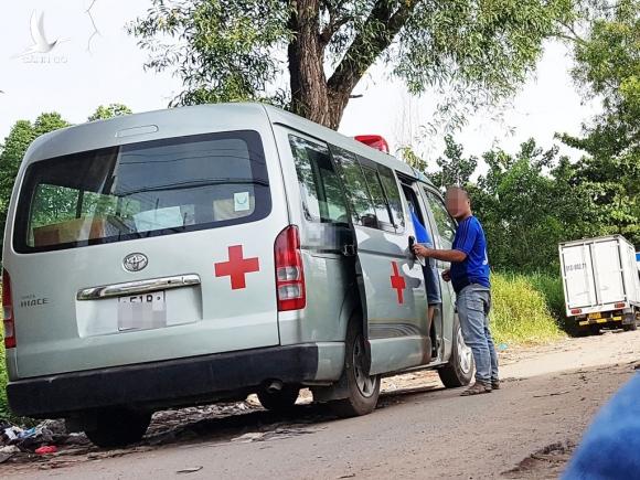 Nhóm ‘cò’ hỏa táng hoạt động bát nháo ở Bình Hưng Hòa: Công an làm việc với chủ 5 xe cứu thương