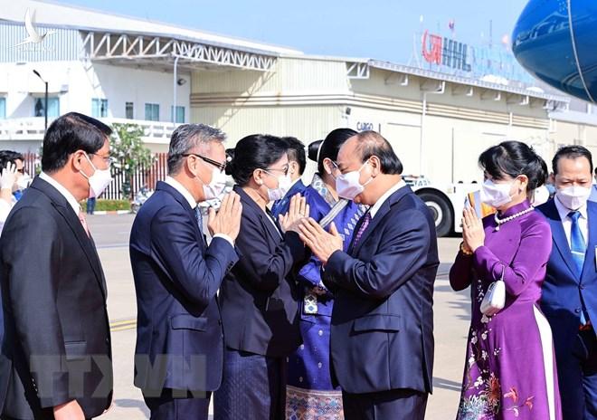 Lễ đón chính thức Chủ tịch nước Nguyễn Xuân Phúc và Phu nhân thăm Lào