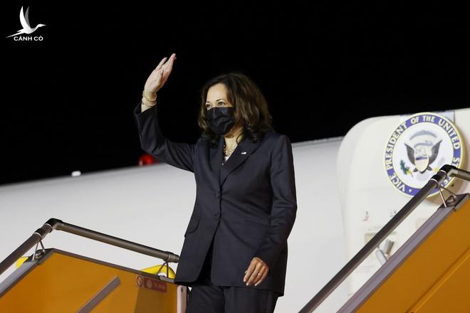 Phó Tổng thống Mỹ đến Hà Nội, bắt đầu chuyến thăm Việt Nam