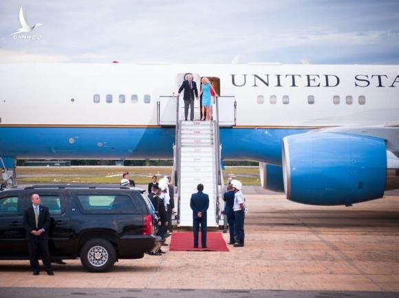 Không dùng “Quái thú”, Phó Tổng thống Mỹ Kamala Harris đi xe bọc thép gì ở Việt Nam?