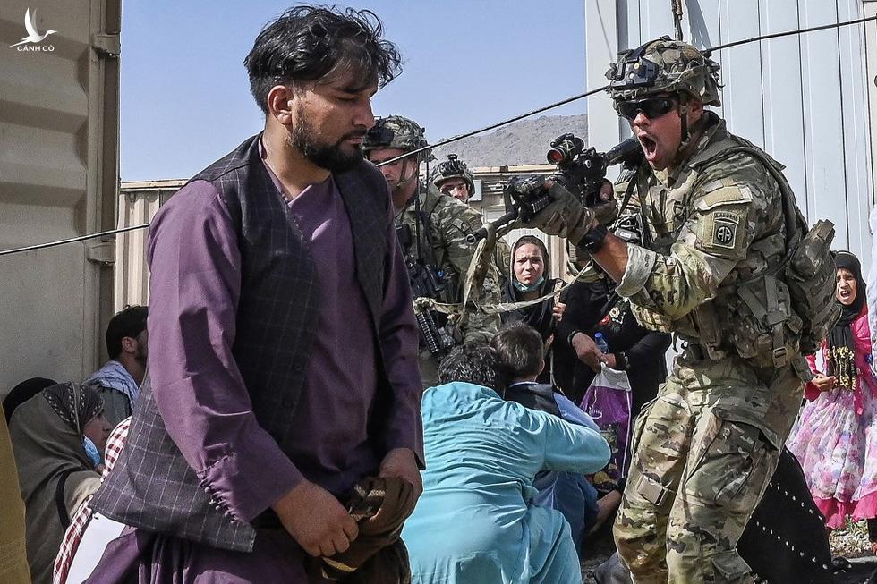 24 giờ hỗn loạn ở Afghanistan