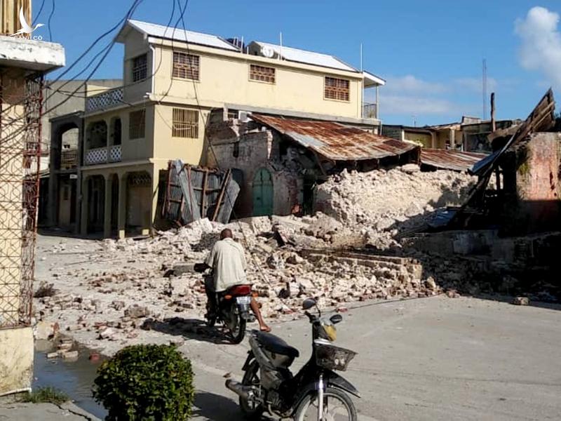Động đất cực mạnh tại Haiti, hơn 300 người chết Động đất cực mạnh tại Haiti, hơn 300 người chết