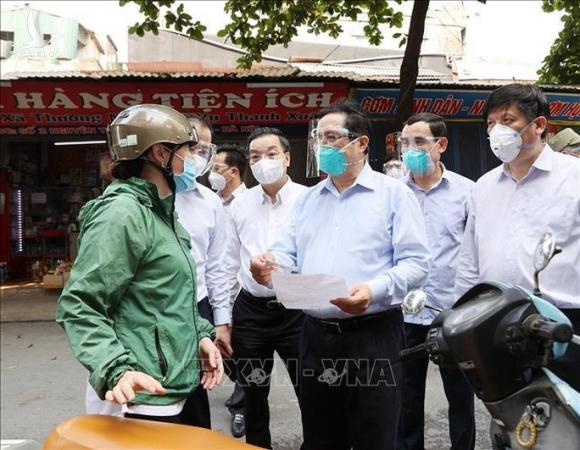 Thủ tướng Phạm Minh Chính kiểm tra đột xuất các điểm “nóng” về dịch Covid-19 ở Hà Nội Thủ tướng Phạm Minh Chính kiểm tra đột xuất các điểm “nóng” về dịch Covid-19 ở Hà Nội