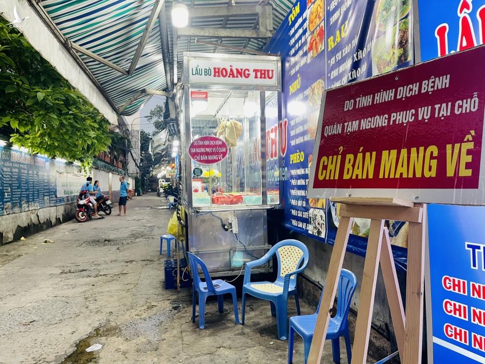 TP.HCM cho phép quán ăn bán mang về, mở cửa đến 18 giờ hằng ngày TP.HCM cho phép quán ăn bán mang về, mở cửa đến 18 giờ hằng ngày