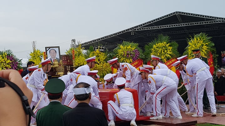 Lễ an táng Chủ tịch nước Trần Đại Quang tại quê nhà Lễ an táng Chủ tịch nước Trần Đại Quang tại quê nhà