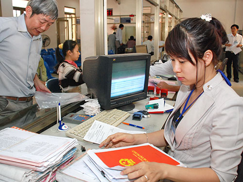 Sổ đỏ ghi tên cả gia đình: Bố bán nhà phải hỏi ý con?