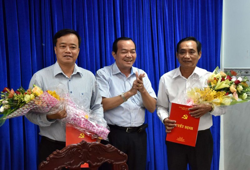 Cà Mau điều động, bổ nhiệm một loạt bí thư huyện Cà Mau điều động, bổ nhiệm một loạt bí thư huyện