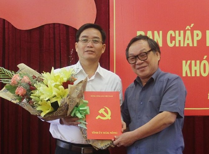 Công bố quyết định nhân sự của Ban Bí thư Công bố quyết định nhân sự của Ban Bí thư