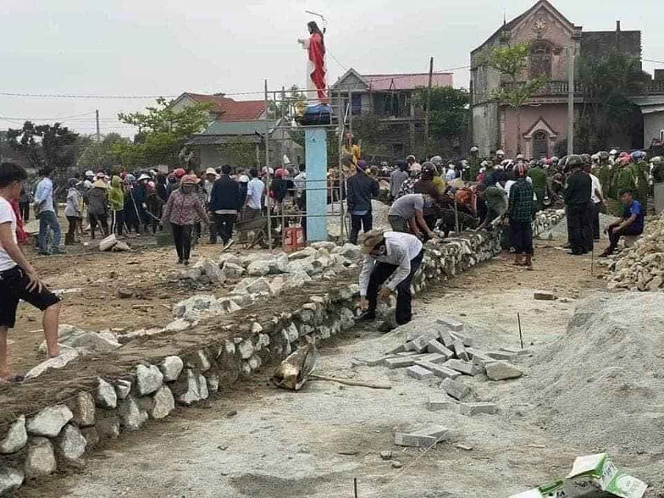 Âm mưu độc chiếm khu đất lò than của linh mục Trần Phúc Chính Âm mưu độc chiếm khu đất lò than của linh mục Trần Phúc Chính