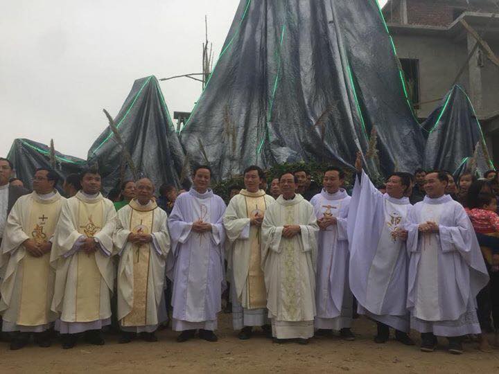 VỀ CÁI HANG ĐÁ CỦA GIÁO XỨ ĐÔNG KIỀU VỀ CÁI HANG ĐÁ CỦA GIÁO XỨ ĐÔNG KIỀU