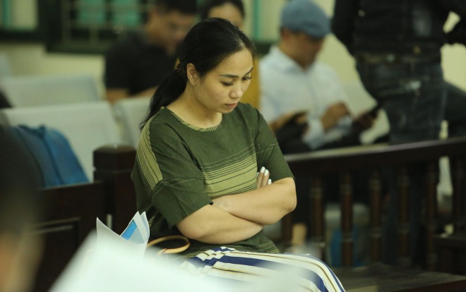 Hé lộ đoạn ghi âm đáng sợ của nữ cảnh sát nhận 1 tỷ đồng để 'bẫy' người khác vào tù Hé lộ đoạn ghi âm đáng sợ của nữ cảnh sát nhận 1 tỷ đồng để 'bẫy' người khác vào tù