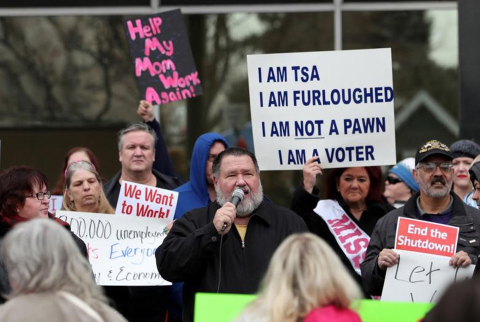 Công chức Mỹ mòn mỏi đợi ngày chính phủ hoạt động trở lại Công chức Mỹ mòn mỏi đợi ngày chính phủ hoạt động trở lại