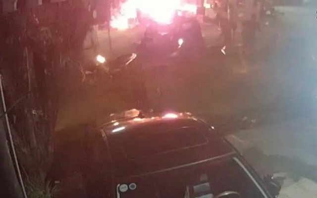 Bắt khẩn cấp, khởi tố nhóm đối tượng đánh người, ném bom xăng về hành vi giết người Bắt khẩn cấp, khởi tố nhóm đối tượng đánh người, ném bom xăng về hành vi giết người