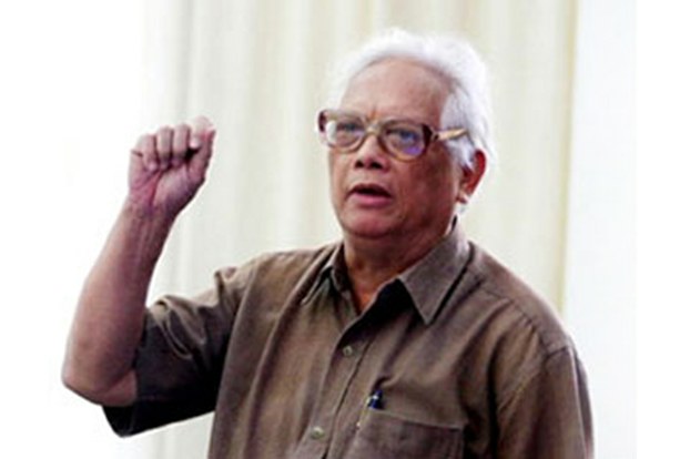 Nguyễn Khắc Thủy dọa đốt thẻ Đảng khi bị phạt tù: Đừng bắt chước thói tật của các nhà dân chủ