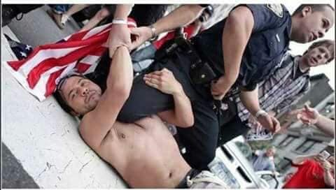 Dưới chân nữ thần tự do Dưới chân nữ thần tự do