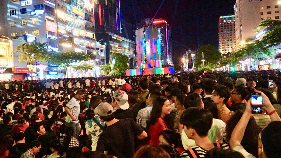 Rộn ràng đón năm mới 2019 khắp 3 miền Rộn ràng đón năm mới 2019 khắp 3 miền