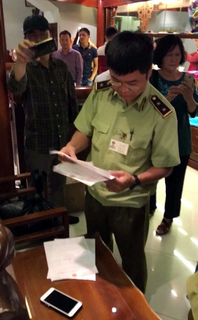 Công an, quản lý thị trường kiểm tra, thu giữ hàng hóa của Khaisilk