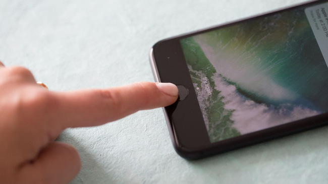 Apple sẽ khai tử tính năng Touch ID khỏi iPhone vào năm 2018? Apple sẽ khai tử tính năng Touch ID khỏi iPhone vào năm 2018?