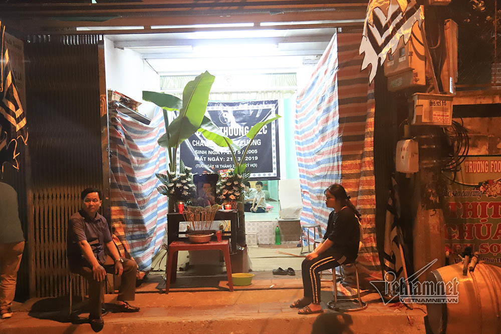 8 học sinh chết đuối trên sông Đà: Những đám tang vội vã trong đêm