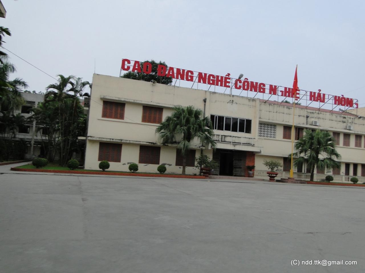 Hiệu phó trường cao đẳng bị điều tra làm giả văn bằng Hiệu phó trường cao đẳng bị điều tra làm giả văn bằng