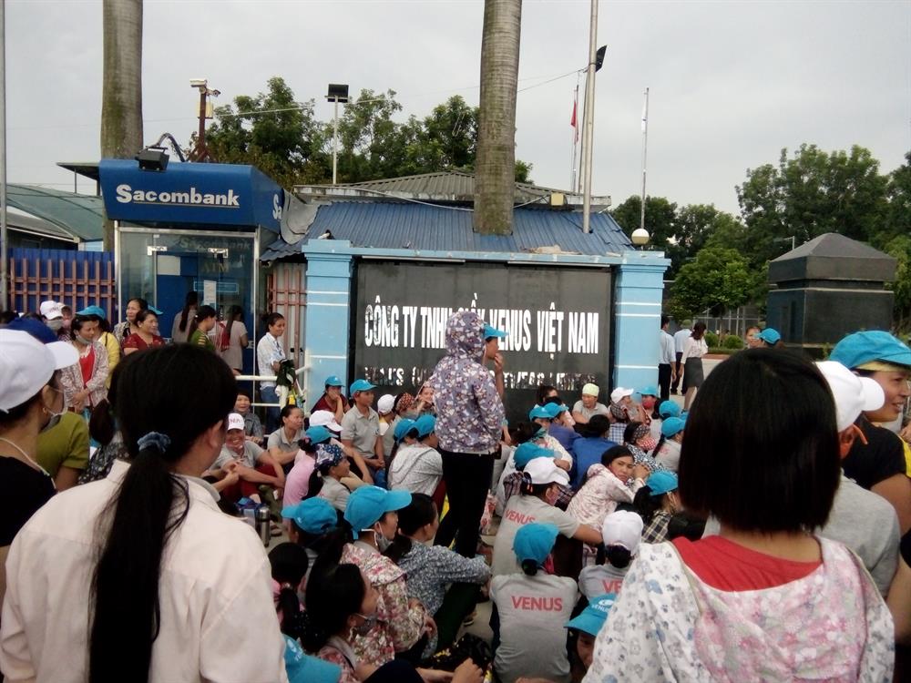 Thanh Hóa: gần 6.000 công nhân đình công vì chỉ có 10 phút ăn cơm Thanh Hóa: gần 6.000 công nhân đình công vì chỉ có 10 phút ăn cơm